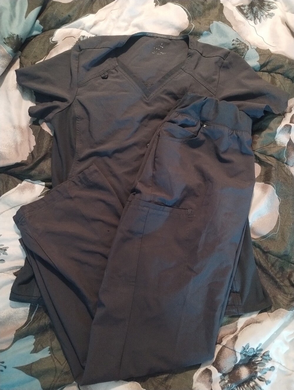 Cherokee Iflex Grey Scrub Set Medium/ Large